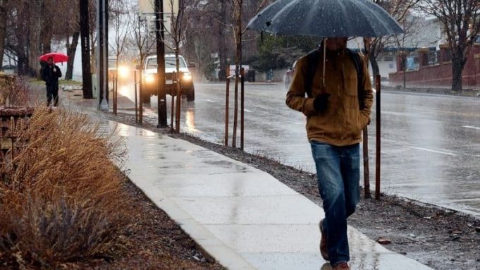 METEO. Ploile vor continua şi în acest început de săptămână. Temperatura aerului va avea valori pozitive pe întreg teritoriul Republicii Moldova
