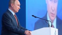 Putin ameninţă SUA în confruntarea privind Ucraina: „Nu avem unde să ne mai retragem. Au senzaţia că o să ne uităm cu mâinile-n sân?”