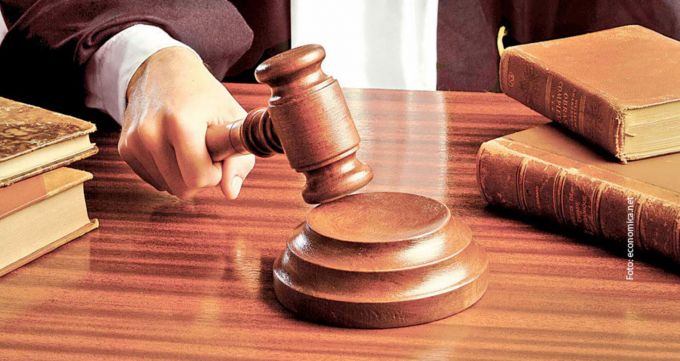 Dosarul afacerilor ilegale cu terenuri de la Durleşti: Magistraţii au prelungit arestul la domiciliu pentru un învinuit reţinut de CNA şi procurorii anticorupţie