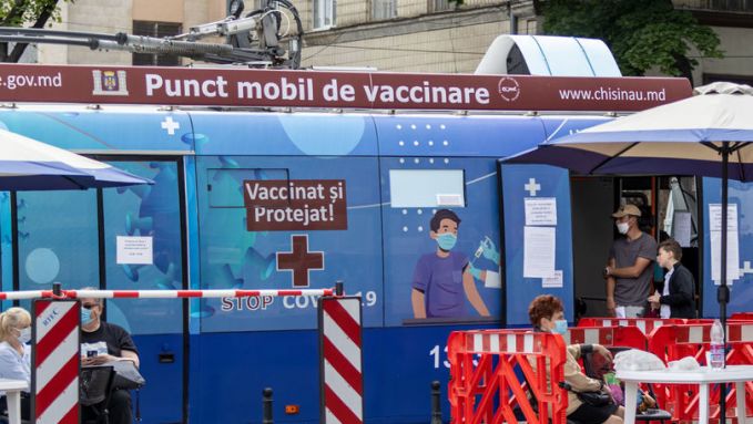 Unde se vor afla astăzi, 6 decembrie, cele două puncte mobile de vaccinare anti-COVID-19