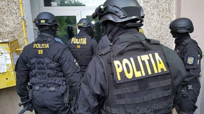 Ofiţerii INI şi procurorii PCCOCS efectuează percheziţii în două penitenciare din Republica Moldova