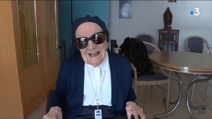 Cea mai în vârstă persoană din Europa, o călugăriţă de 117 ani, s-a vindecat de COVID