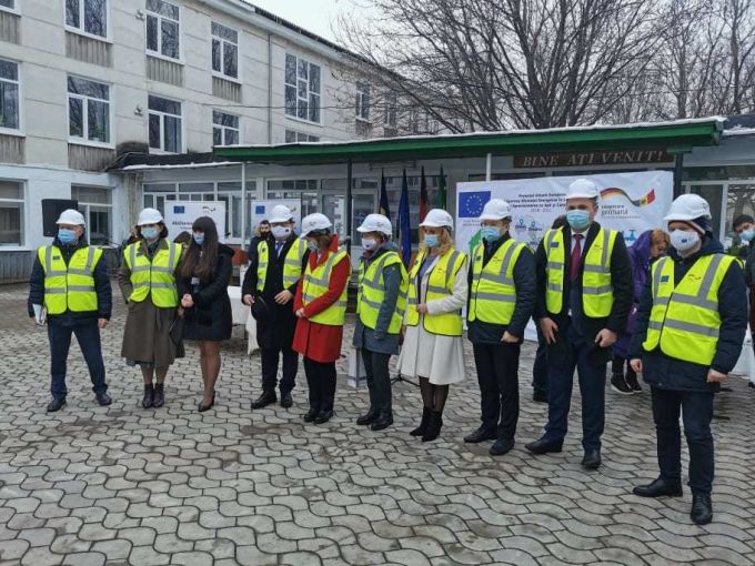 UE acordă peste 1 milion de euro pentru lucrări de renovare şi modernizare a Liceului „Ion Vatamanu” din Străşeni