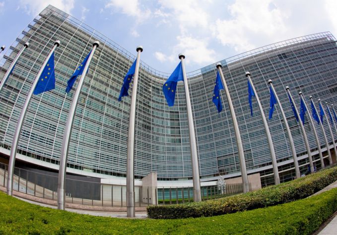 Comisia Europeană a somat şase state membre să motiveze restricţiile de circulaţie impuse din cauza Covid-19