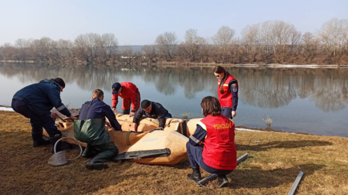 Salvatorii continuă lucrările de căutare a minorei dispărute pe râul Nistru