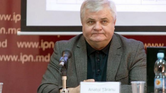 Opinie: Guvernul Grosu va fi votat cu toate contradicţiile existente azi în Parlament