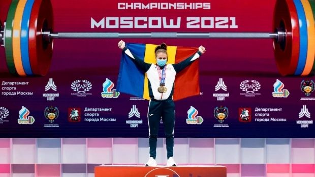 Sportiva română Loredana Toma - cea mai bună halterofilă a Campionatelor Europene de la Moscova, după ce a câştigat 3 medalii de aur