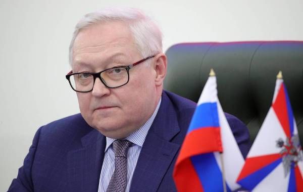 Moscova atenţionează SUA să stea departe de Rusia şi de Crimeea