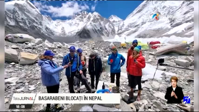26 de cetăţeni ai Republicii Moldova, care au mers să exploreze Everestul, au rămas blocaţi în Nepal