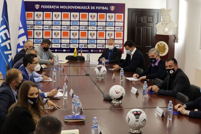 VIDEO. Şedinţă comună a federaţiilor de fotbal din Republica Moldova şi România. Ce au stabilit cele două foruri fotbalistice