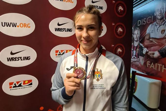 Irina Rîngaci a câştigat aurul la Campionatele Europenele de lupte Under 23