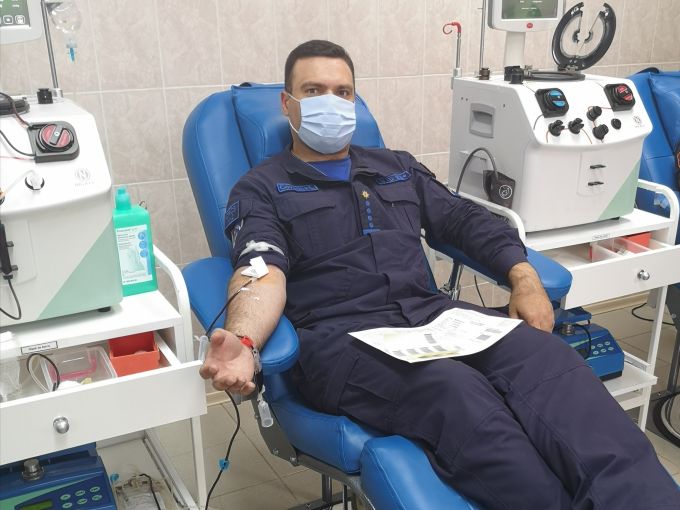 Salvatorii au donat sânge pentru oamenii aflaţi în dificultate