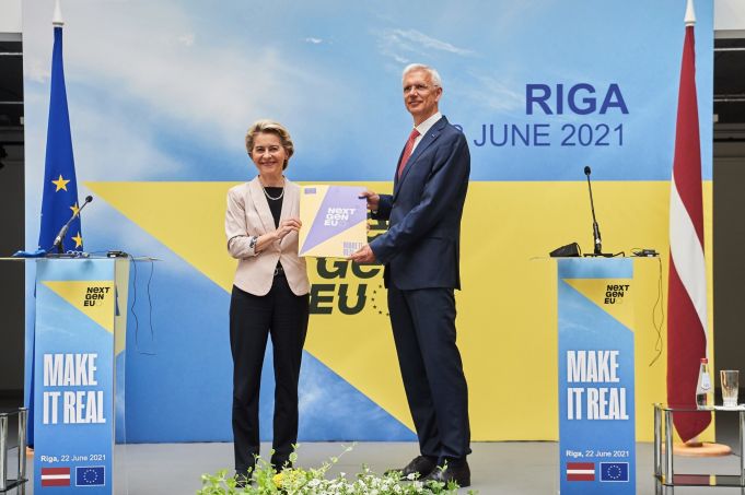 Comisia Europeană aprobă PNRR-ul de 1,8 mld. de euro al Letoniei. Riga va primi o prefinanţare de 236 milioane de euro pentru redresare