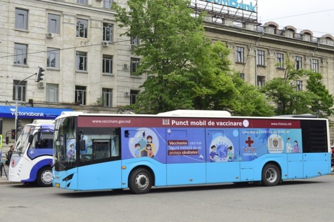 Amplasarea punctelor mobile pentru vaccinarea antiCOVID-19, un troleibuz şi un autobuz: 29 iunie