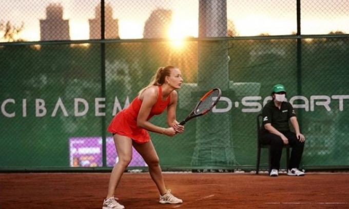O jucătoare de tenis din Rusia, arestată la Roland Garros! Este acuzată de trucarea unui meci la turneul de Grand Şlam