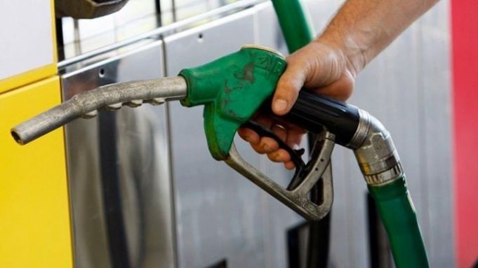 De astăzi, preţurile la carburanţi vor fi stabilite după noile reguli stabilite de ANRE