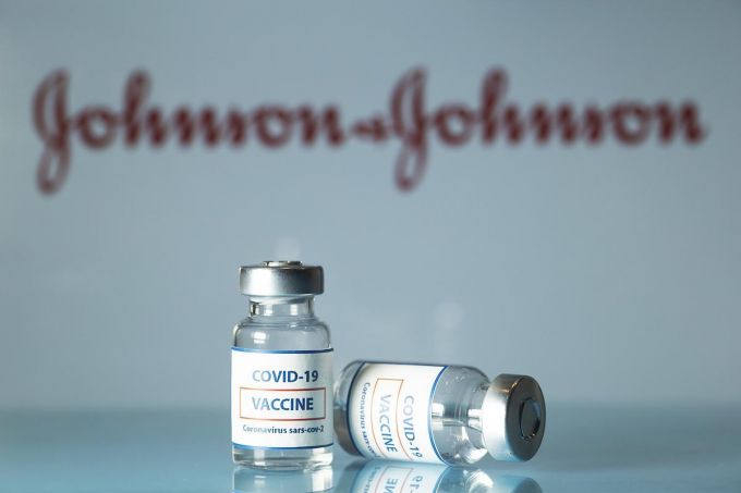 Epidemiolog: Trombozele sunt reacţii foarte rare în cazul vaccinării cu Johnson&Johnson