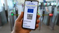 Comisia Europeană propune un ”ghişeu unic” pentru verificarea certificatelor digitale: Se va evita aglomeraţia pe aeroporturi