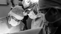 VIDEO. Premieră medicală la Spitalul Judeţean de Urgenţă Bistriţa. Prima operaţie pe creier cu trezire intraoperatorie