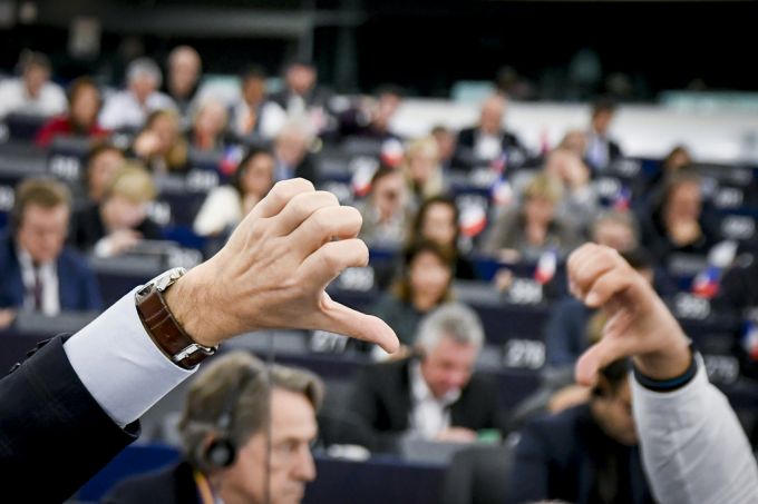 Parlamentul European solicită includerea corupţiei ca infracţiune sancţionabilă sub Regimul global de sancţiuni privind drepturile omului