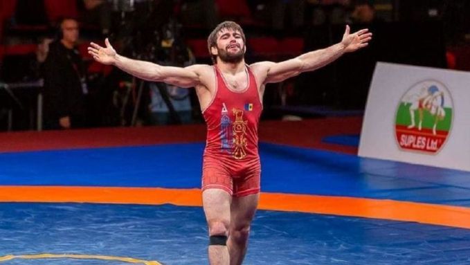 Basarabeanul Victor Ciobanu este la o luptă de prima medalie olimpică a delegaţiei Republicii Moldova la Tokyo