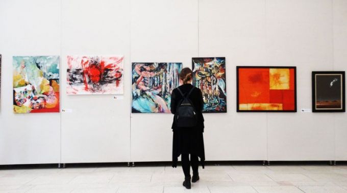 O expoziţie a artiştilor plastici din Republica Moldova, inaugurată la Bucureşti