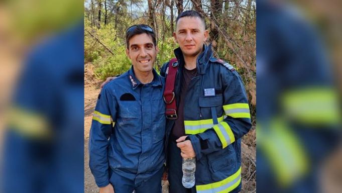 Ce cadou a primit un pompier român care luptă cu incendiile din Grecia