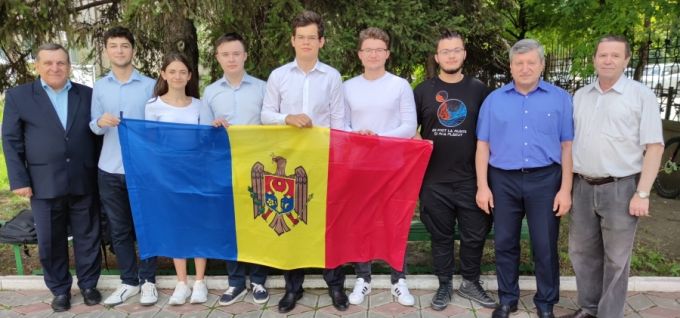 Cinci elevi din Chişinău au obţinut medalii de argint şi bronz la Olimpiada Balcanică de Matematică