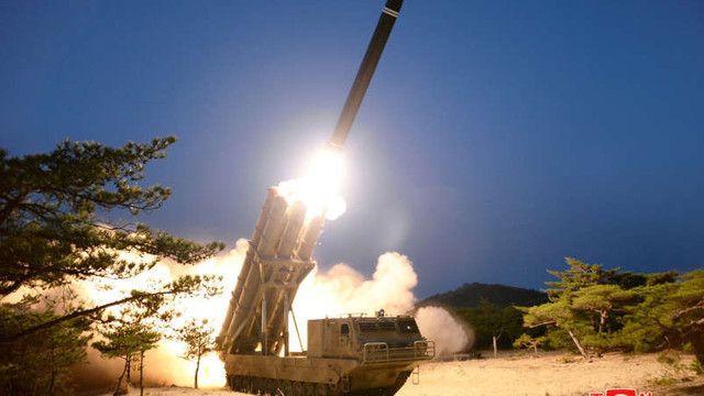 Coreea de Nord a testat cu succes ''o nouă rachetă de croazieră cu rază lungă de acţiune''