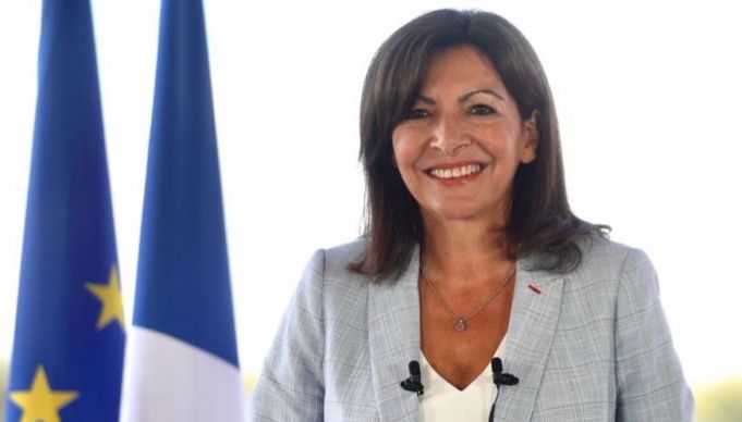 Primarul Parisului, Anne Hidalgo, şi-a anunţat candidatura la preşedinţia Franţei