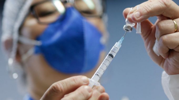Coronavirus: Anglia propune vaccinarea adolescenţilor între 12 şi 15 ani