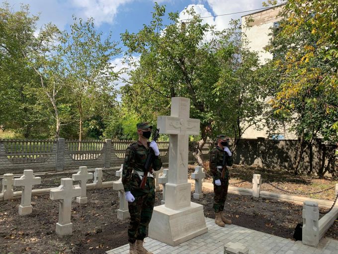 FOTO. La Făleşti a fost inaugurat Cimitirul eroilor români dezrobitori