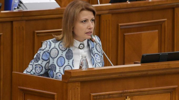 Ex-deputatul Arina Spataru a anunţat că părăseşte formaţiunea Platforma DA. Reacţia preşedintelui formaţiunii
