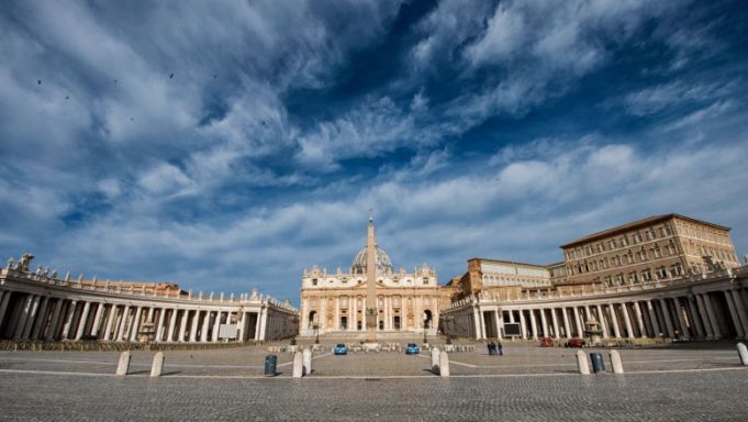 Certificatul de vaccinare anti COVID-19,  obligatoriu pentru lucrătorii şi vizitatorii Vaticanului, dar nu şi pentru cei care participă la slujbe