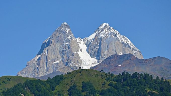 Doi alpinişti din R. Moldova, aflaţi într-o expediţie pe un munte din Georgia, sunt de negăsit