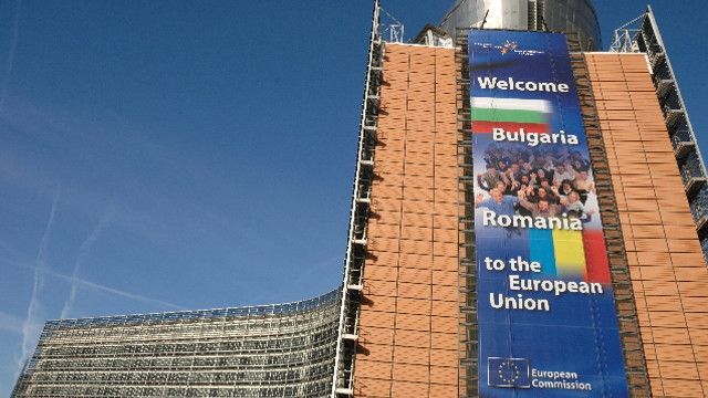 România împlineşte astăzi 15 ani de la aderarea la Uniunea Europeană, perioadă în care a beneficiat de peste 66 de miliarde de euro