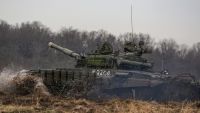 Rusia a început exerciţii militare cu tancuri în apropierea graniţei cu Ucraina, a doua zi după negocierile cu SUA de la Geneva