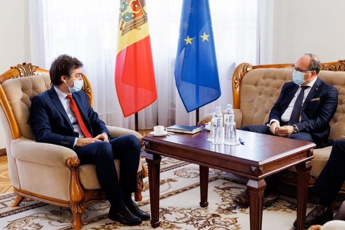 Nicu Popescu, la întâlnirea cu ambasadorul României, Daniel Ioniţă: Am convenit să accelerăm implementarea proiectelor bilaterale în sectoare cheie