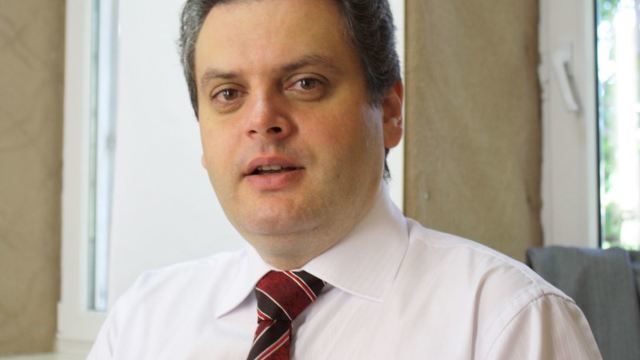 Ex-ambasadorul R.Moldova în Franţa şi Germania, Oleg Serebrian, candidatul desemnat la funcţia de vicepremier pentru reintegrare