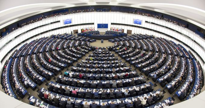 Parlamentul European îşi desemnează noul preşedinte, favorită fiind eurodeputata malteză Roberta Metsola