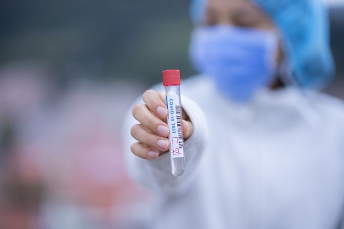Coronavirus: Două teste PCR obligatorii de mâine, pentru a intra în Cipru