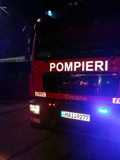 Un incendiu a izbunit ieri seara într-o cafenea de pe strada Alecu Russo din Chişinău. Cinci autospeciale, antrenate în stingerea focului