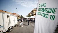 COVID-19: Vaccinarea este obligatorie în Italia de sâmbătă pentru cei de peste 50 de ani, inclusiv pentru rezidenţii străini
