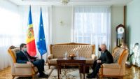 Vicepremierul Nicu Popescu a avut o întrevedere cu ambasadorul SUA la Chişinău, Kent D. Logsdon. Subiectele abordate de oficiali
