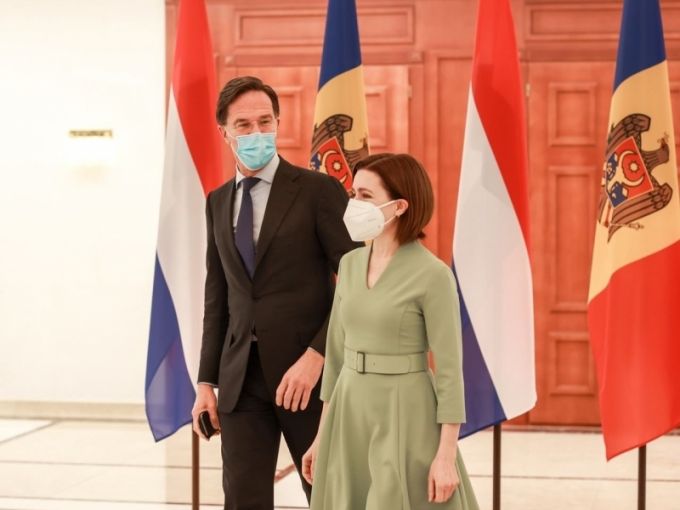 Maia Sandu a discutat cu premierul olandez, Mark Rutte, despre importanţa restabilirii păcii în regiune