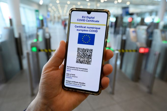 Comisia Europeană propune prelungirea cu un an, până la 30 iunie 2023, a certificatului digital COVID-19