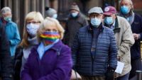 Coronavirus Italia: Masca nu va mai fi obligatorie în exterior începând de vineri, pe măsură ce numărul îmbolnăvirilor scade