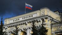 Economia Rusiei se află în pragul colapsului. Banca centrală de la Moscova impune restricţii valutare drastice