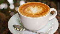 Consumul de cafea ne-ar putea ajuta să trăim mai mult, indică noi studii