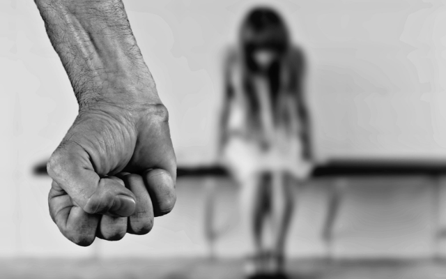 Peste 360 de bărbaţi şi 10 femei din R. Moldova, sancţionaţi pentru cazuri de violenţă în familie